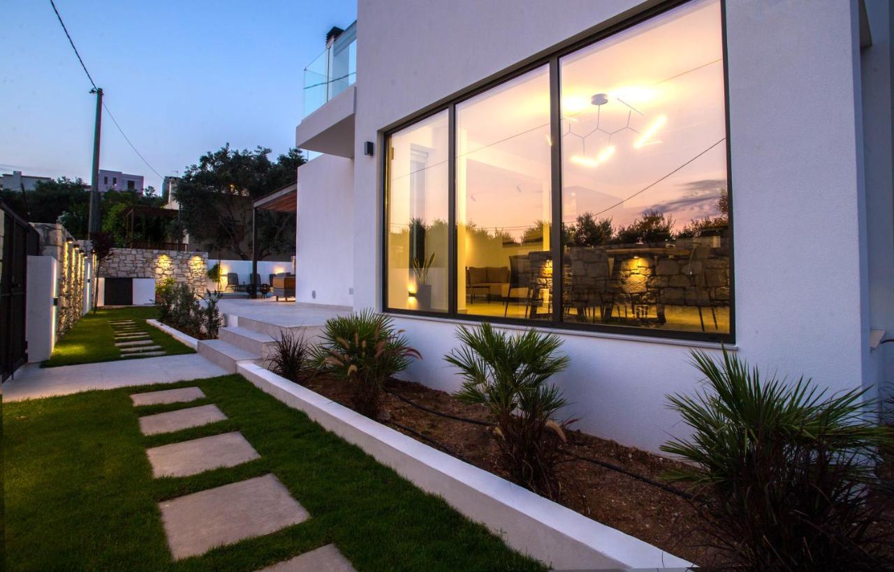 Avrilia Seaside Villa Heated Pool Алмирида Экстерьер фото